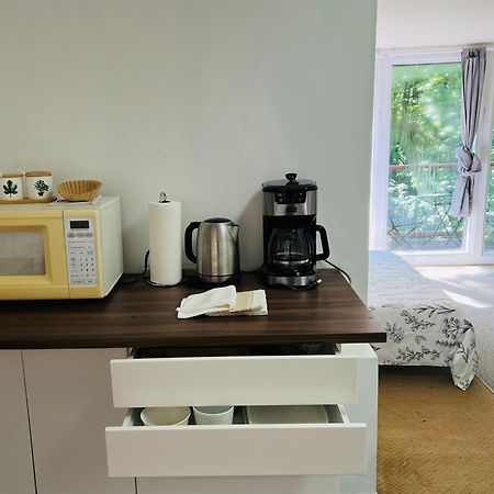 Creekside Private Suite North Vancouver Bagian luar foto
