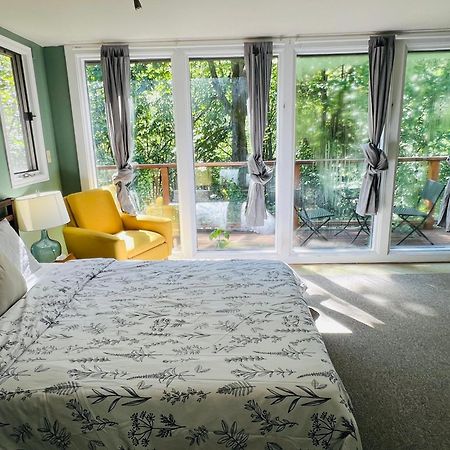 Creekside Private Suite North Vancouver Bagian luar foto