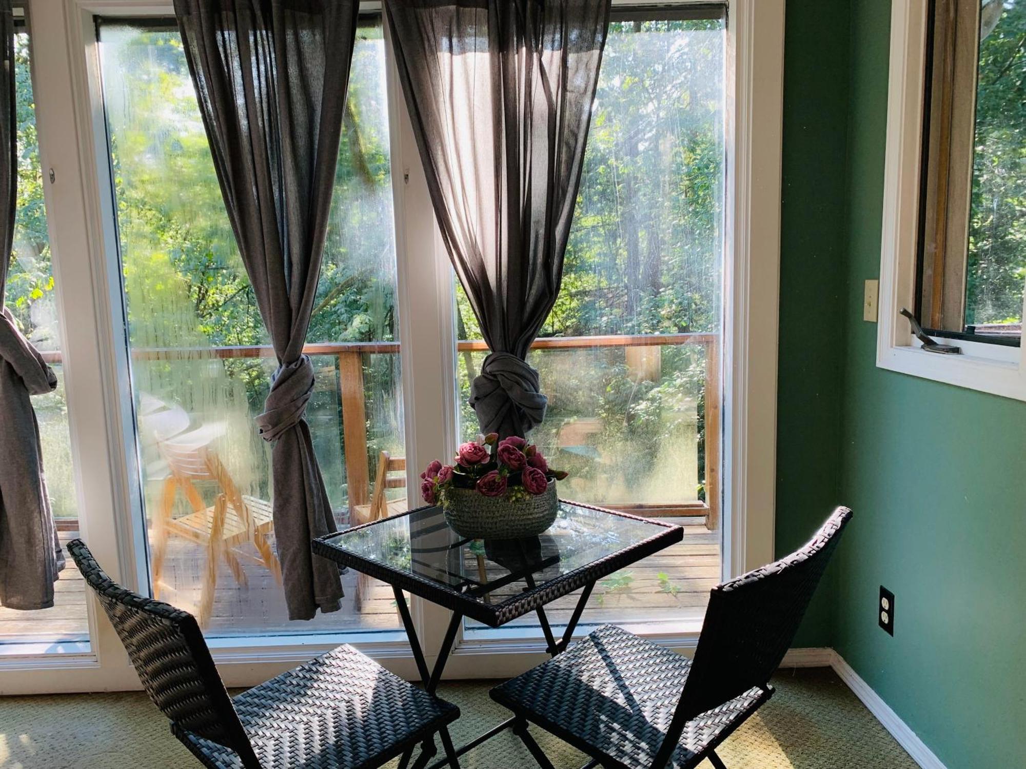 Creekside Private Suite North Vancouver Bagian luar foto