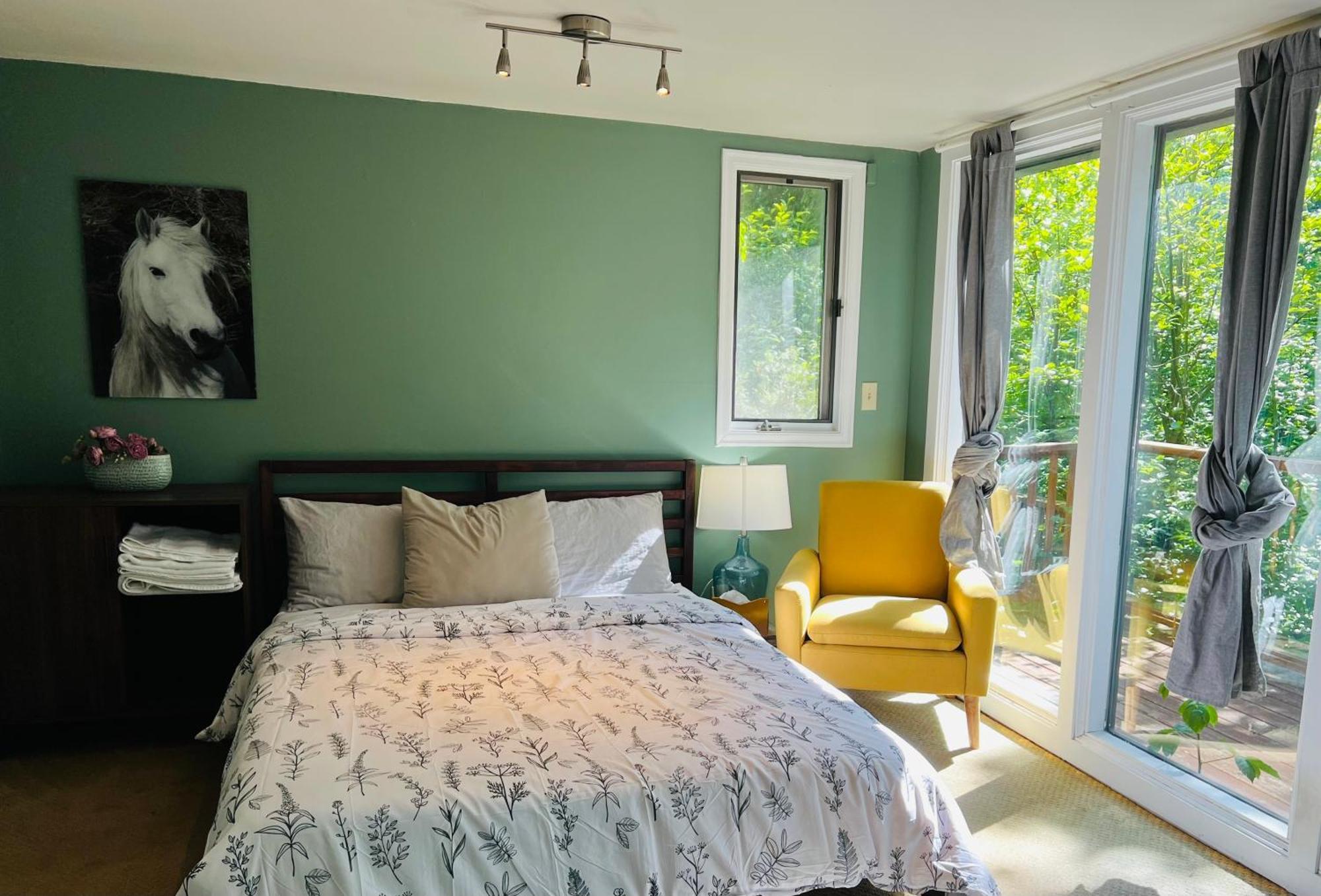 Creekside Private Suite North Vancouver Bagian luar foto