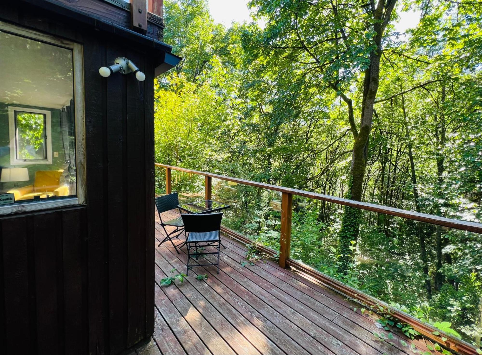 Creekside Private Suite North Vancouver Bagian luar foto