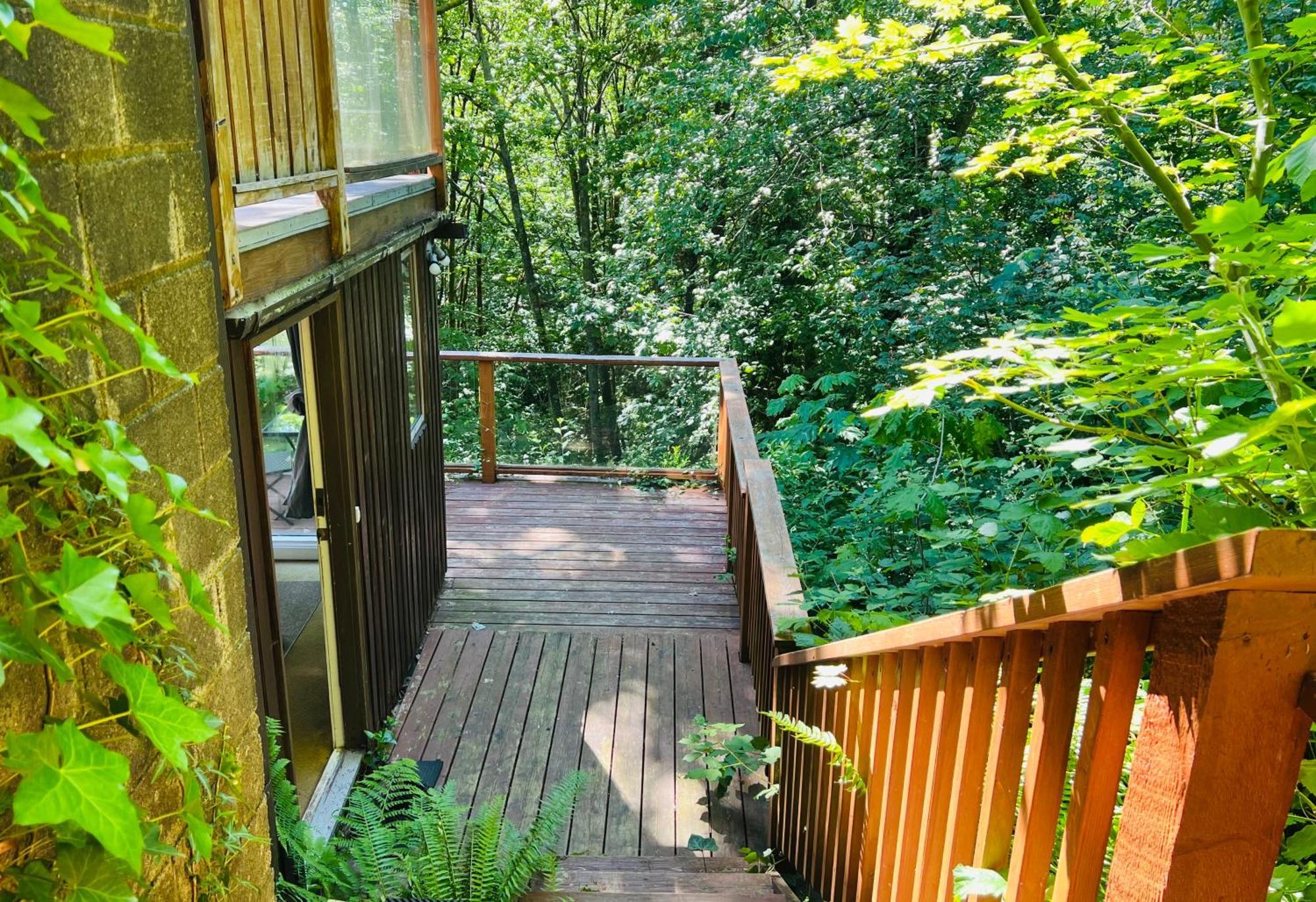 Creekside Private Suite North Vancouver Bagian luar foto